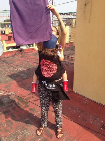 TENDIENDO ROPA